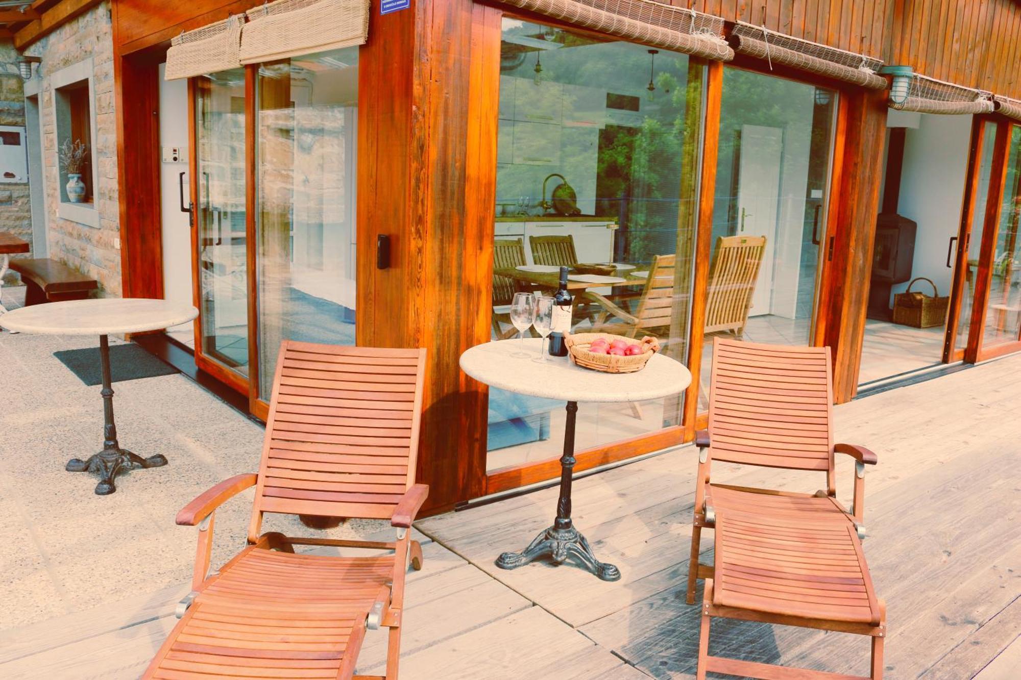 Piran Beach House - Private Oasis - Beachfront Apartment With A Sea View Terrace Eksteriør bilde